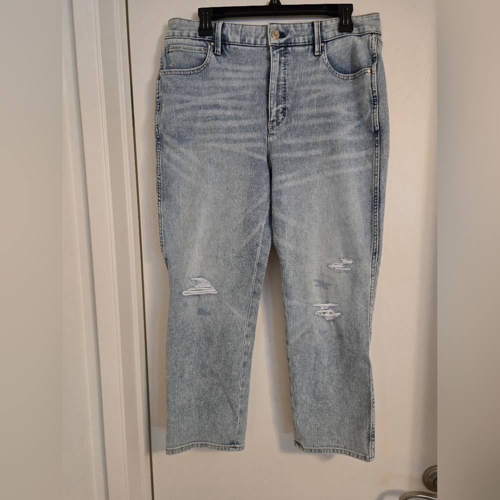 WHBM The Sculpt Straight Leg Crop Light Wash Jeans. Size 12 - Picture 2 of 6
